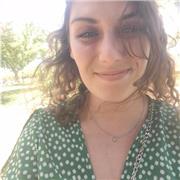 Enseignante passionnée, possibilité de donner des cours à domicile et d'aider votre enfant à faire ses devoirs.